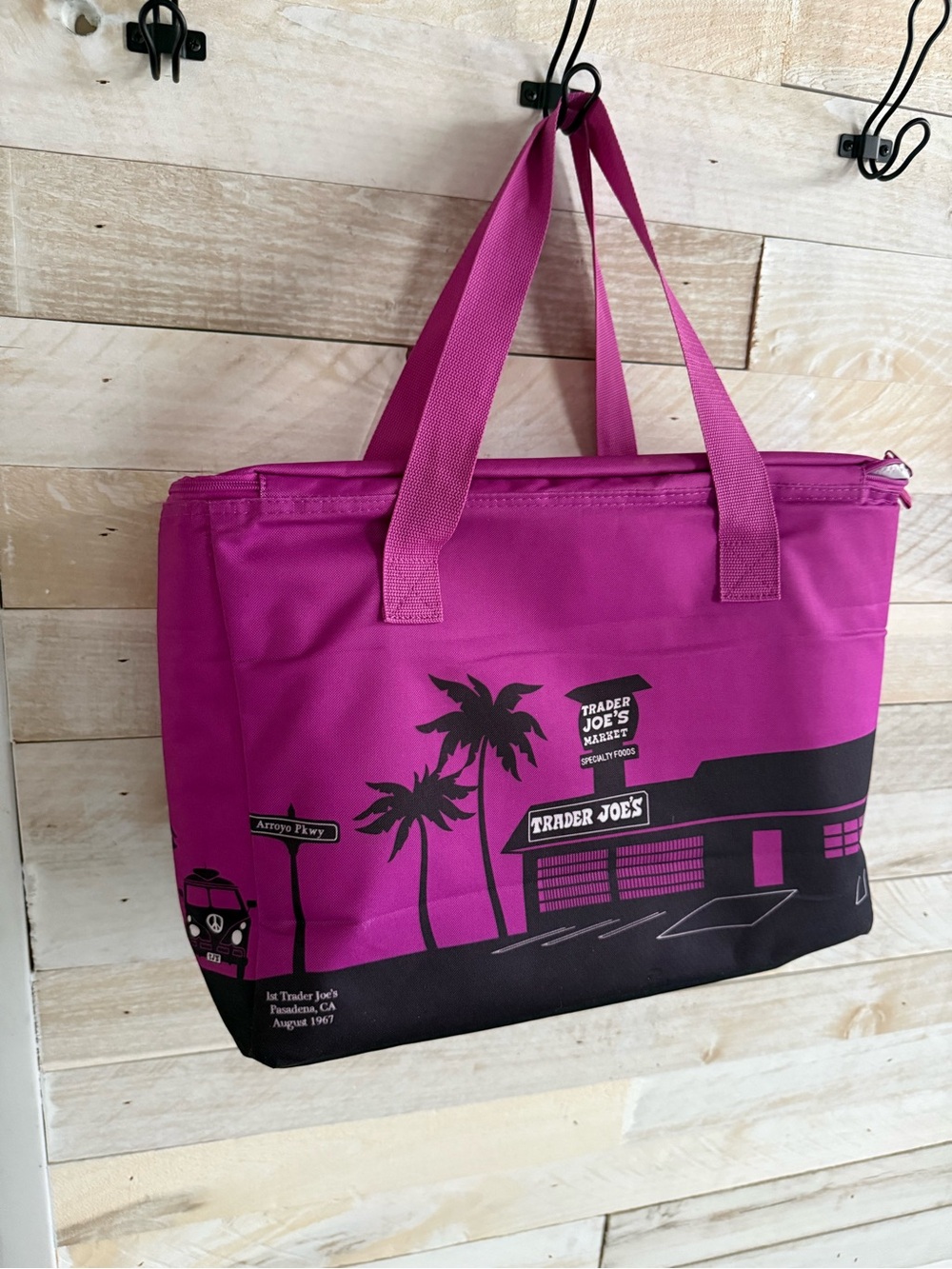 Trader Joe’s PURPLE/pink  tote insulated reusable grocery cooler zipper bag